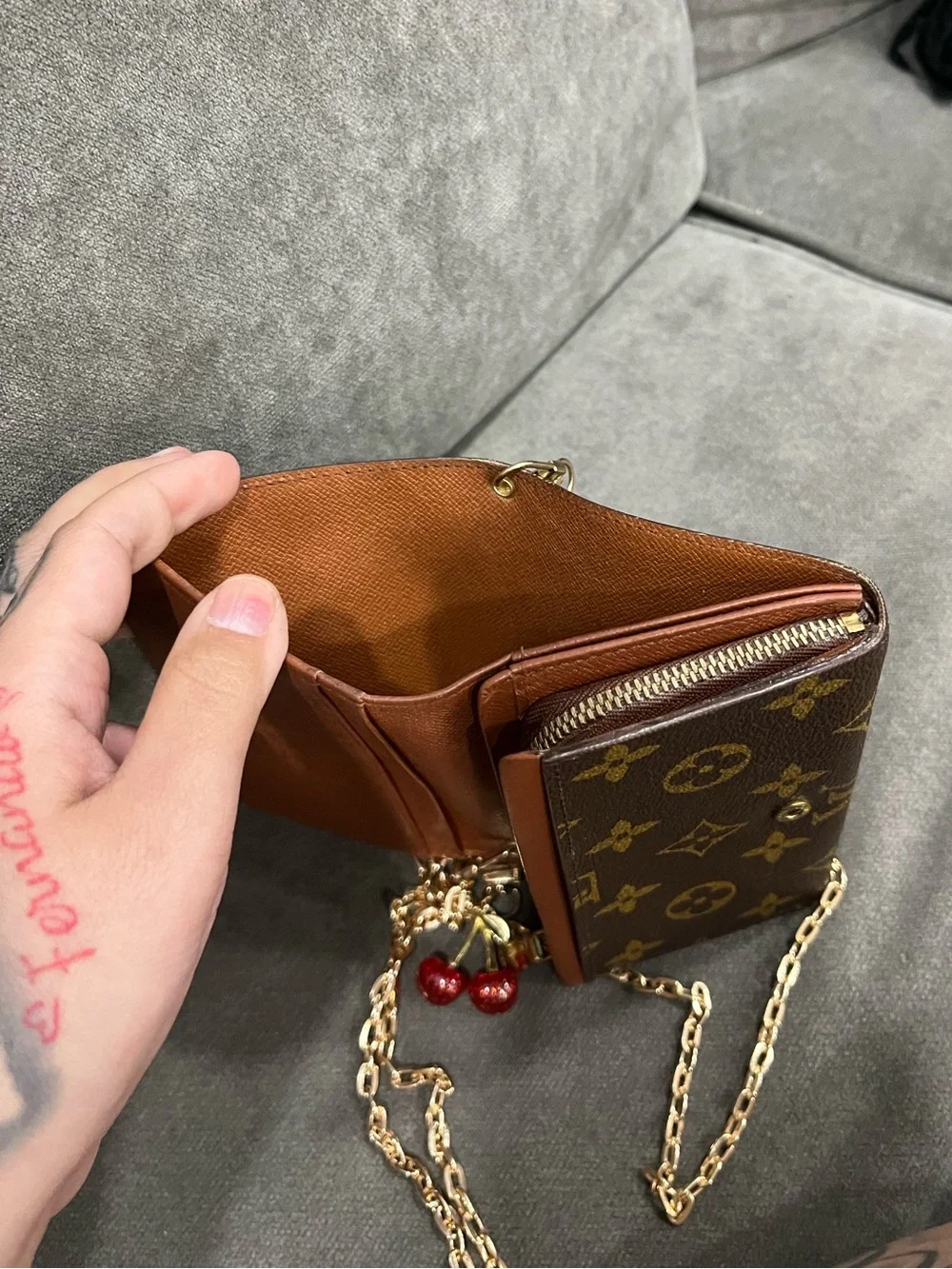 Louis Vuitton 100% authentic